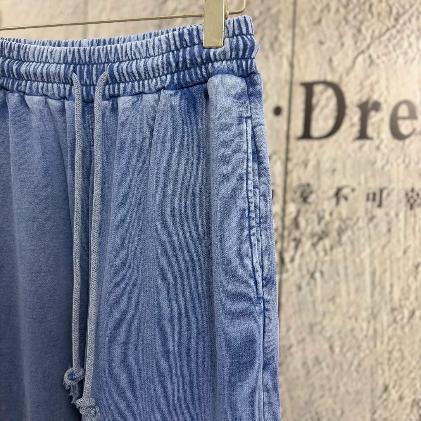 "𝙉𝙚𝙬⚜️Balenciaga" 2026 Autumn and Winter New Arrival sweatpants 360g 100% cotton distressed fried snowflakes, suede laminated print, wide-leg trousers Color: Black Blue green coffee, Sizes: S M L XL XXL Buy now👉 Buy now👉 Buy now👉